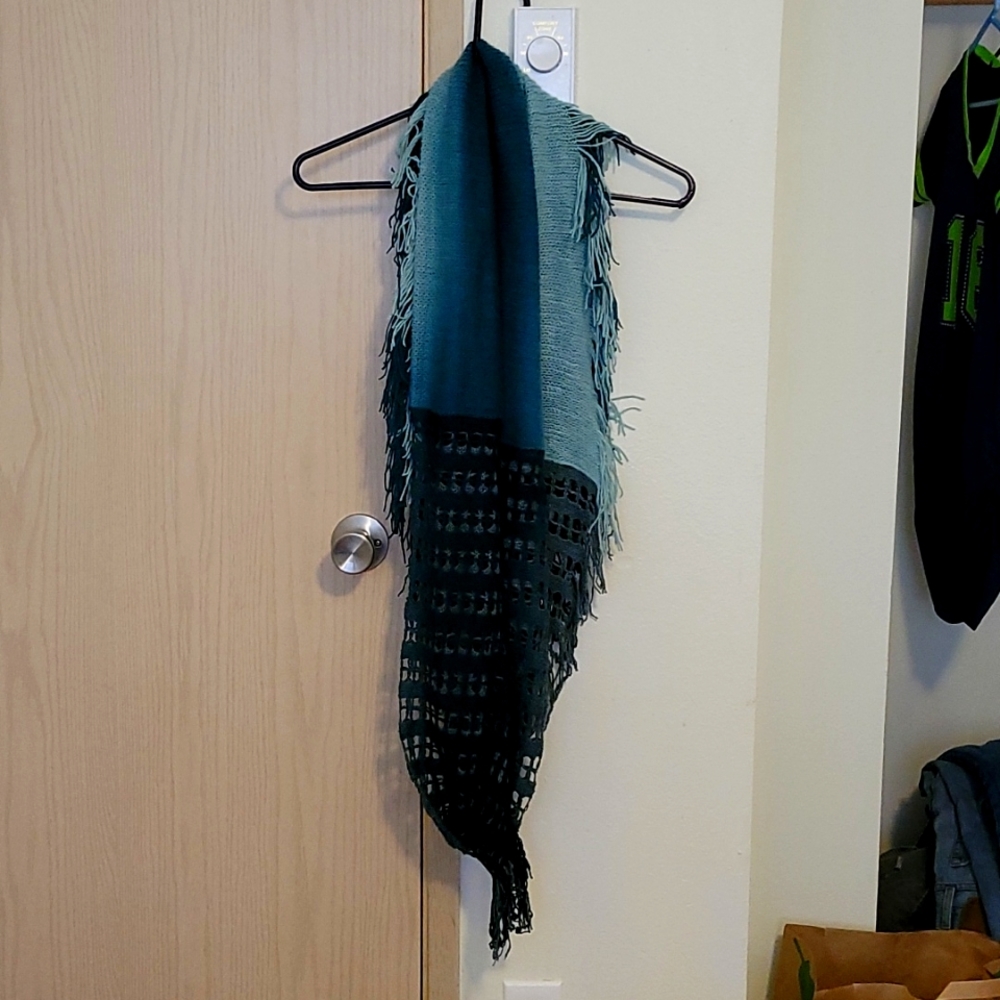 Gorgeous green scarf with fringe